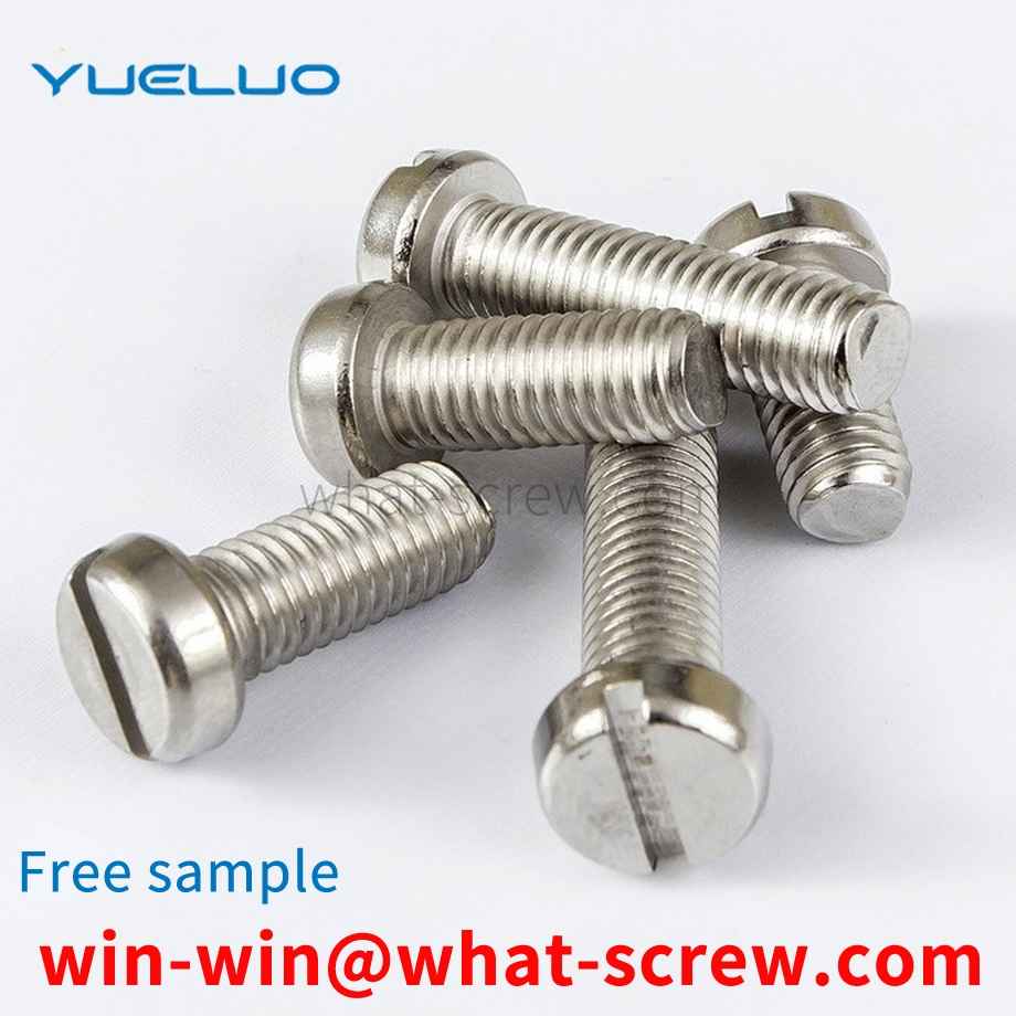 Cylindrical head slotted screw