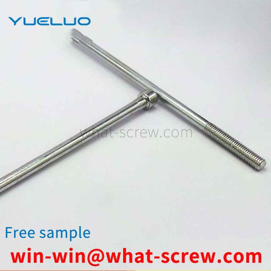 Cylindrical head extension bolts