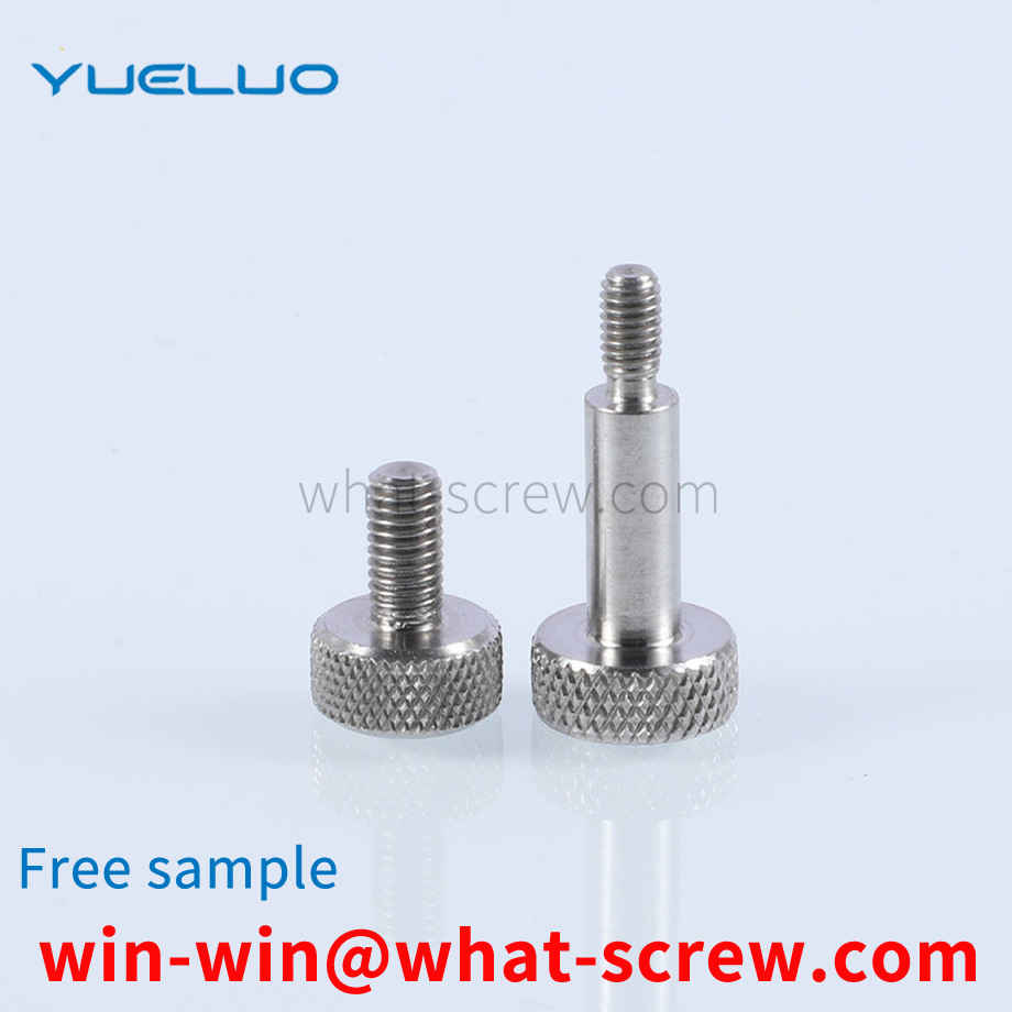 hand-tightened knurled screw