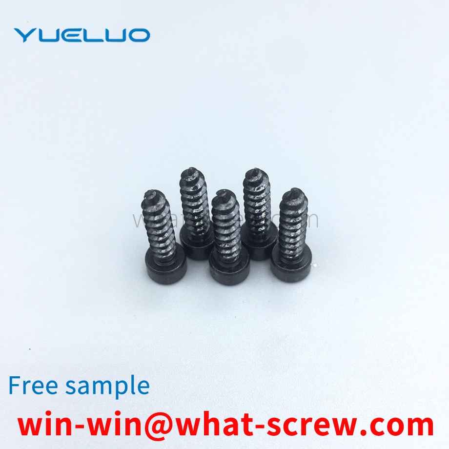 Cylindrical head tapping screw