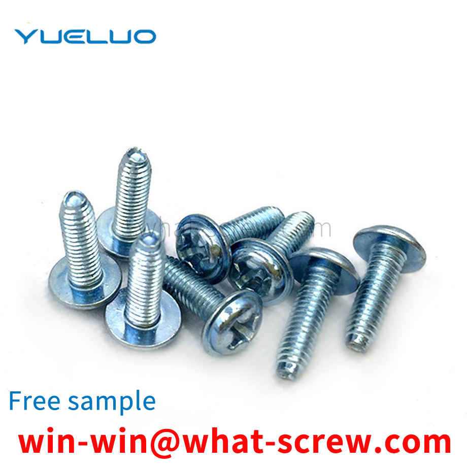 Self-tapping triangular teeth self-tapping screws