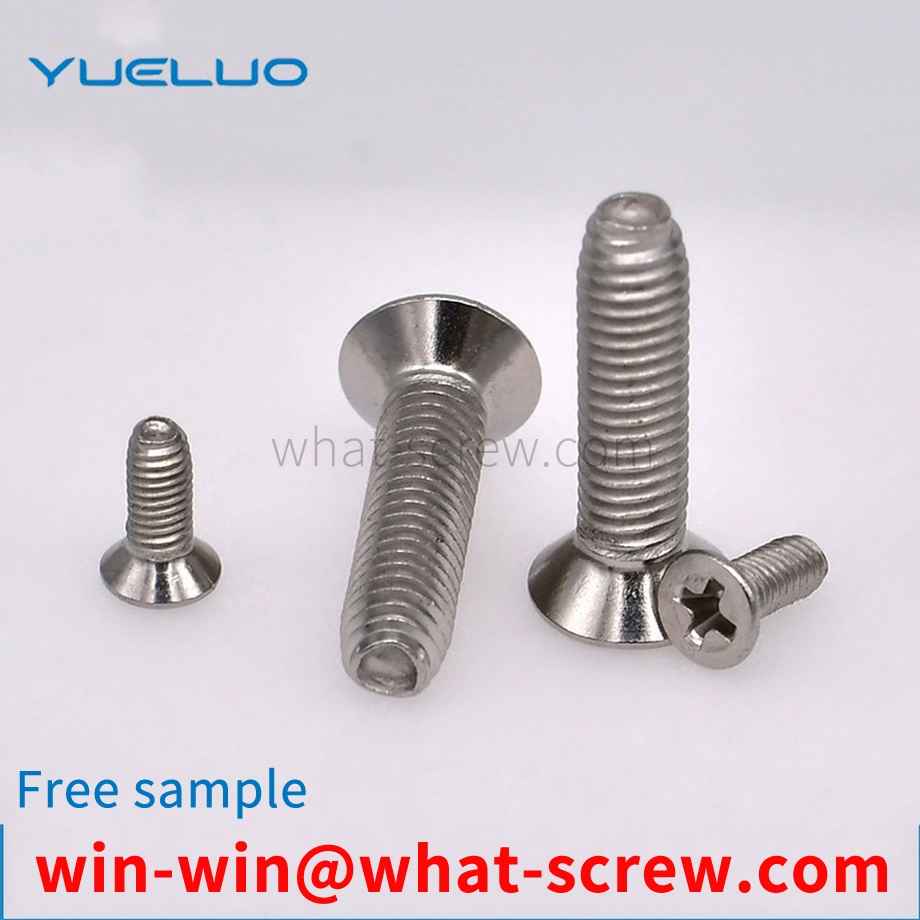 Countersunk head triangular screw