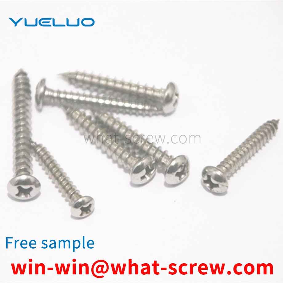 Large flat head self-tapping screw