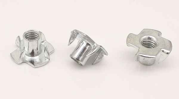 Customized four-claw nut nut furniture four-claw screw mother furniture four-angle nail nut