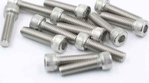 Production of 304 stainless steel cylindrical head hexagonal screws hexagonal bolts stainless steel hexagonal 3/8