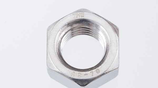 Processing 316 stainless steel hexagon nut bolt cap screw fine tooth reverse tooth tapping left tooth